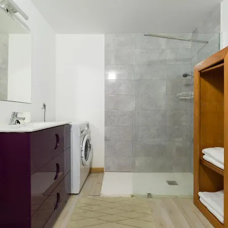 View Spacious Apartment *